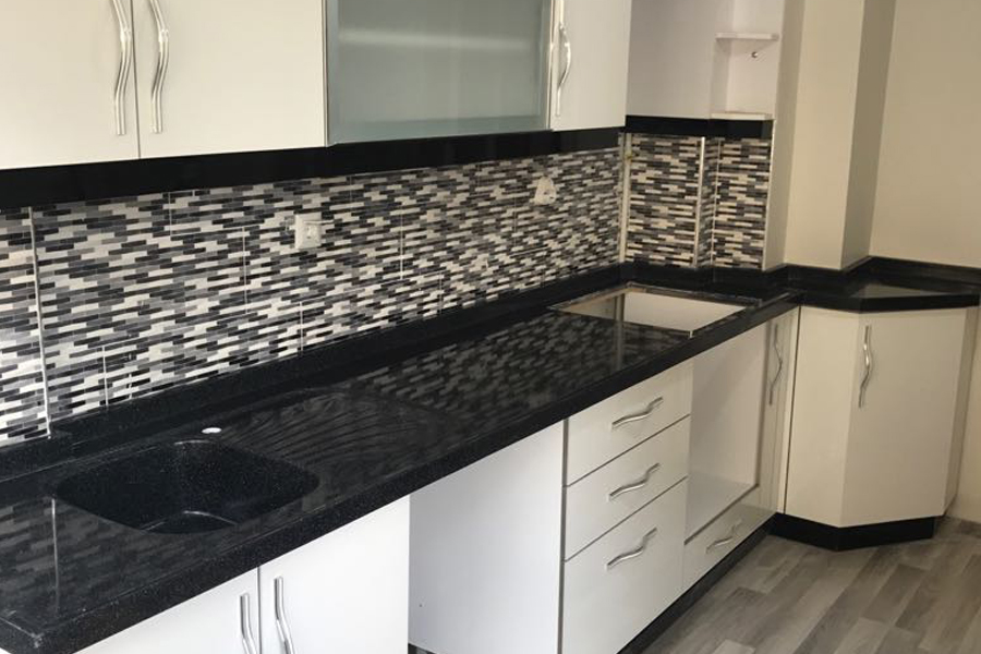 Miray Cam Balkon Kimdir?